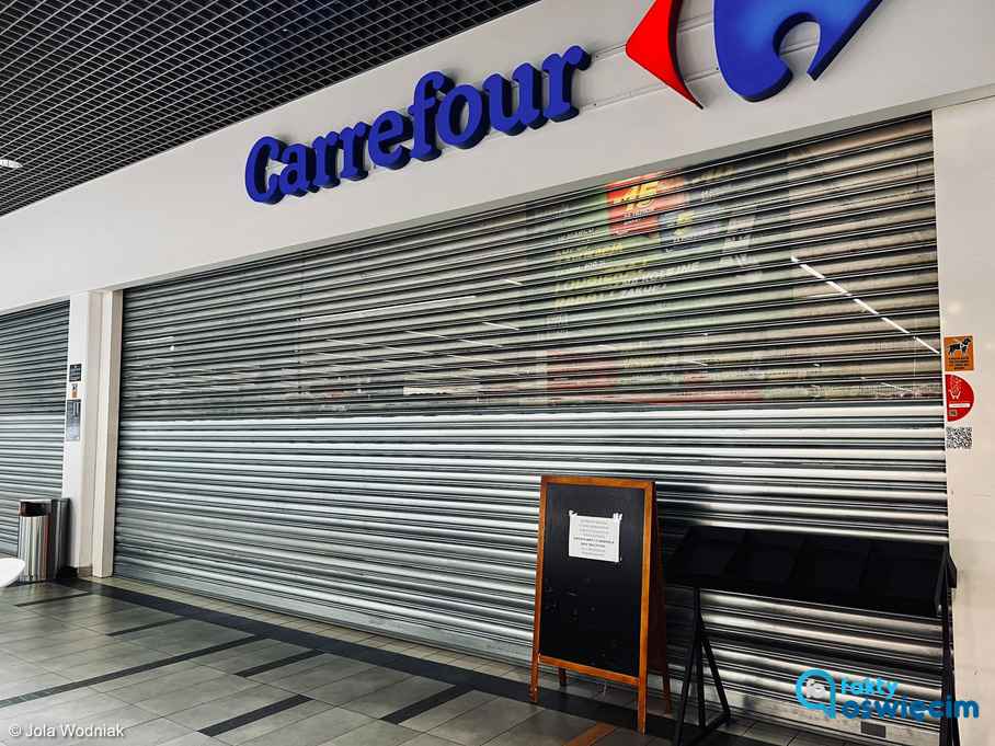 Od kilku dni hipermarket Carrefour w Oświęcimiu jest zamknięty. Klienci pytają Fakty Oświęcim, dlaczego nie mogą zrobić tam zakupów.