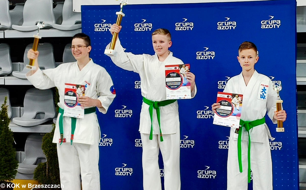Złoty i dwa brązowe medale wywalczyli reprezentanci Klubu Oyama Karate z Brzeszcz podczas zawodów w Tarnowie.