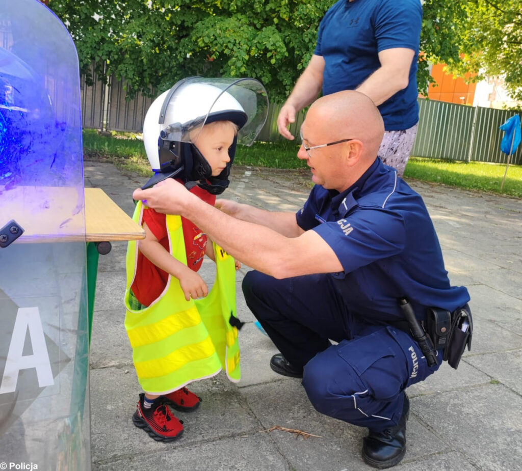 W ostatni weekend maja reprezentanci policji uczestniczyli również w spotkaniach plenerowych związanych z dniem dziecka.  