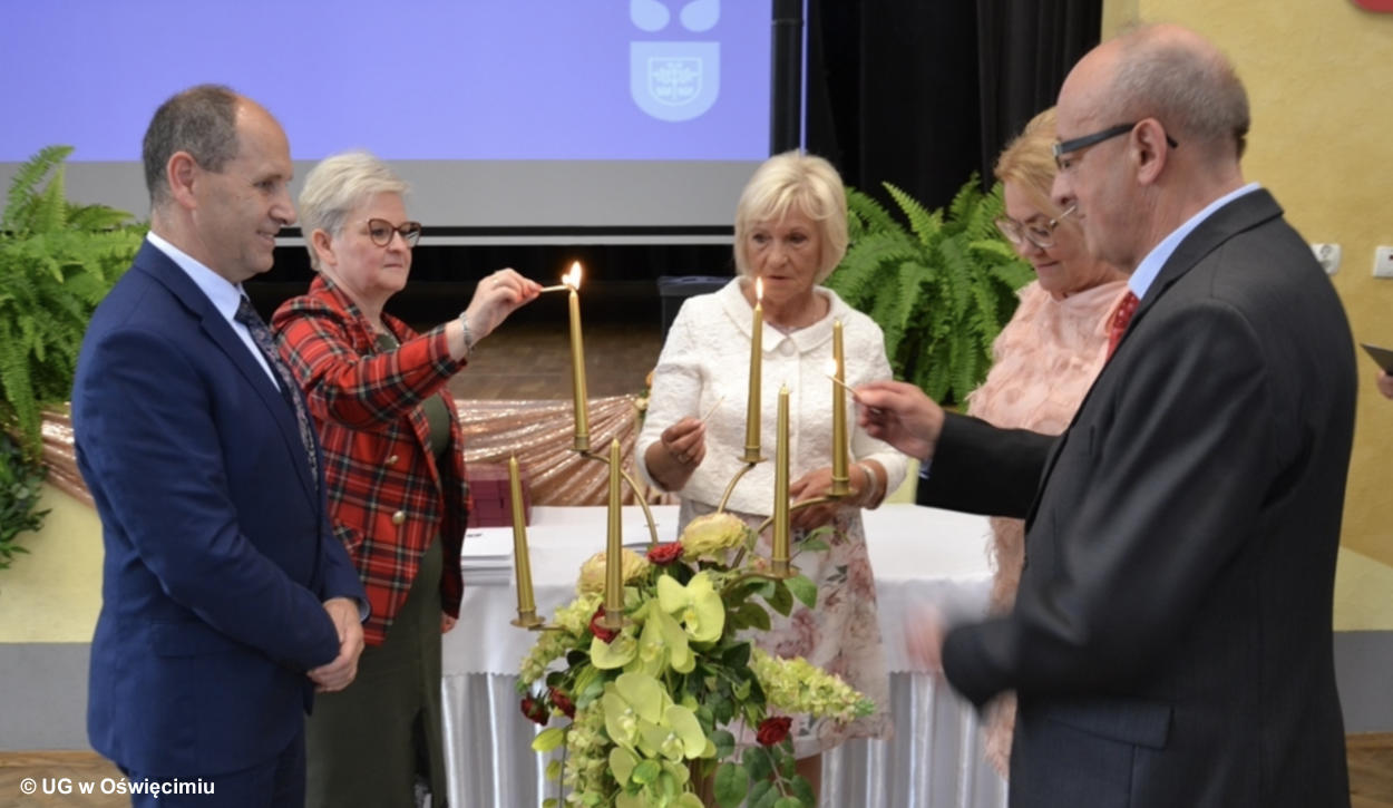 W grojeckim domu ludowym pary małżeńskie z długoletnim stażem świętowały Złote i Diamentowe Gody. Był też gość specjalny.