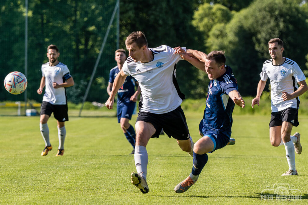 W poprzednim sezonie rozgrywki piątej ligi wygrała Niwa Nowa Wieś. Kto zostanie mistrzem sezonu 2023/24.