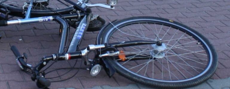 Rowerzystka z dwoma promilami spadła z roweru