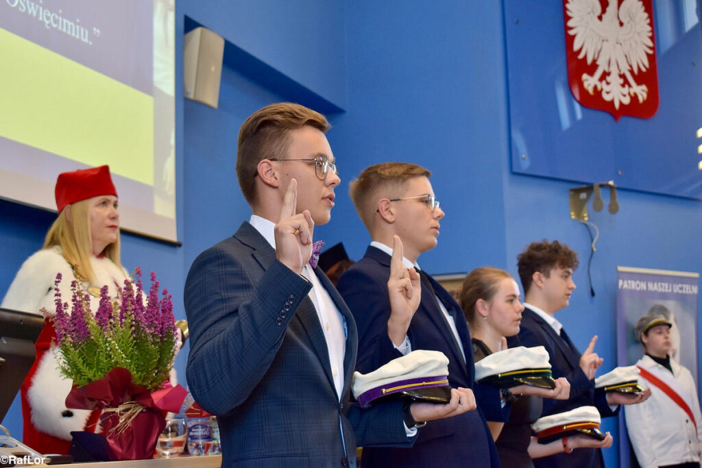 W Małopolskiej Uczelni Państwowej im. rtm. Witolda Pileckiego w Oświęcimiu studenci, wykładowcy i goście oficjalnie rozpoczęli rok akademicki.