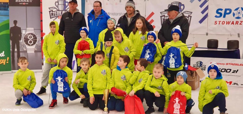 Młodzi hokeiści UKH Unii Oświęcim z dumą reprezentowali swoje miasto i klub podczas kwalifikacji do ogólnokrajowego turnieju "Czerkawski Cup".