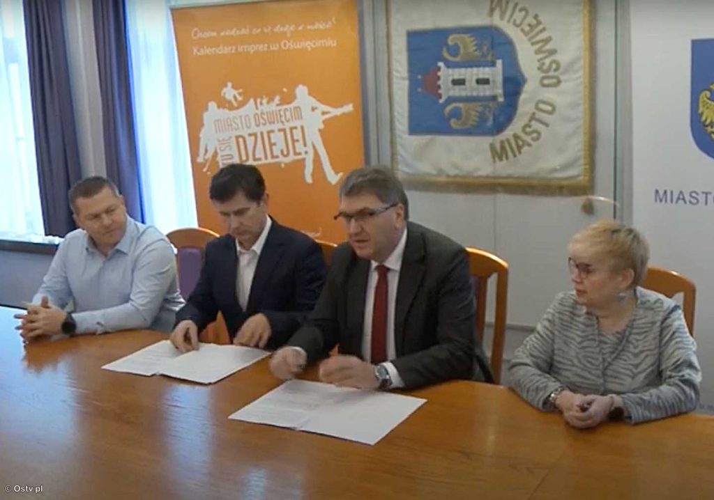 Podpisanie umowy w Urzędzie Miasta Oświęcimia