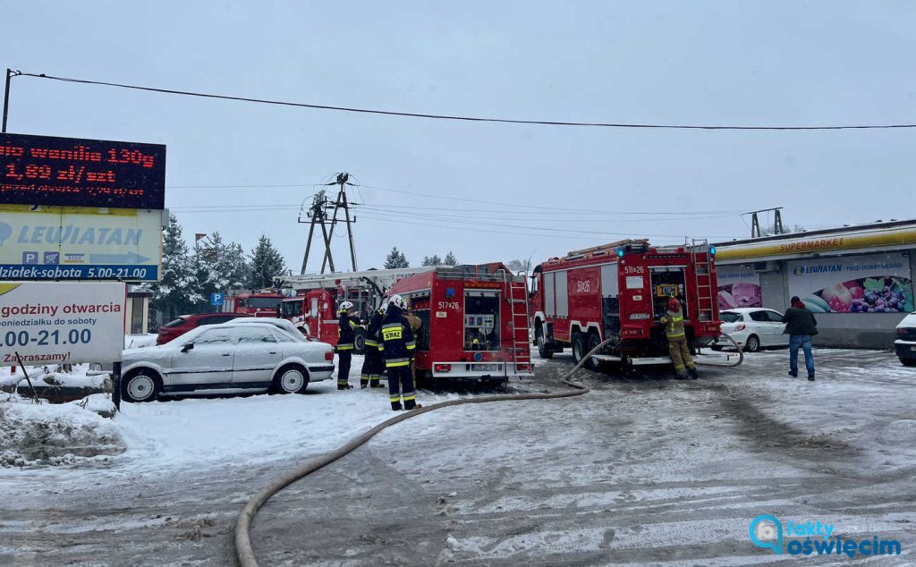 W niedzielę, 7 stycznia, około południa, strażacy wkroczyli do akcji, aby stawić czoła pożarowi, który wybuchł w restauracji w Grojcu.
