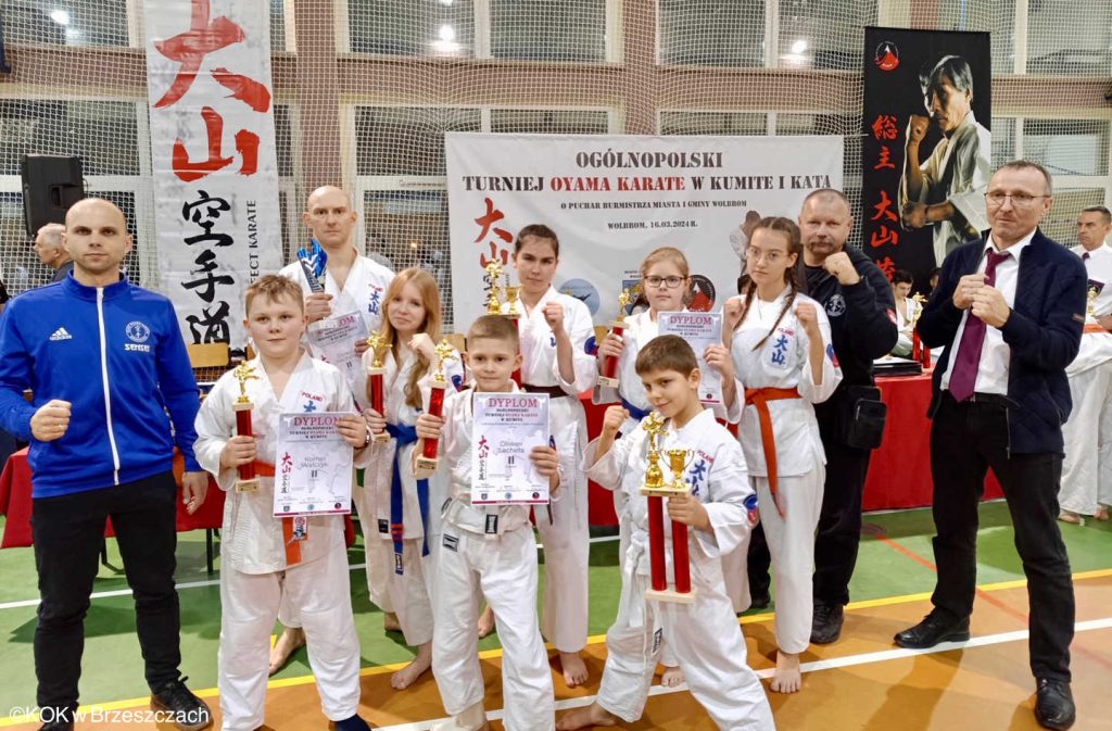 Karatecy z Brzeszcz wywalczyli w Wolbromiu dwanaście medali.