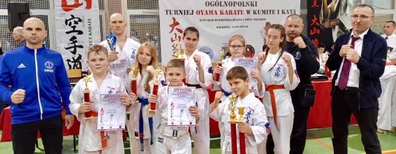 Karatecy z Brzeszcz z workiem pełnym medali – FOTO