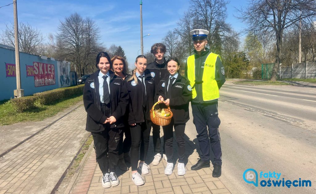 Dzisiaj, 27 marca uczniowie dołączyć do policjantów z wydziału drogowego Komendy Powiatowej Policji w Oświęcimiu.