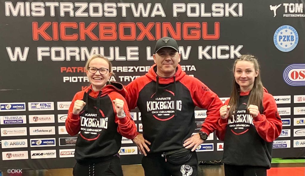 Dominika Chylińska i Julia Ćwiękała reprezentowały oświęcimski klub podczas kick-boxerskich mistrzostw Polski w Piotrkowie Trybunalskim.