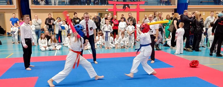 Osiem krążków młodych karateków z Brzeszcz – FOTO