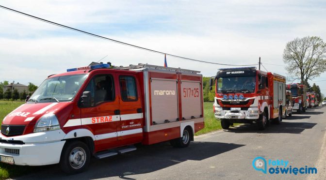 Dwa dni przed świętem patrona, świetego Floriana strażacy ochotnicy z gminy i miasta Oświęcim pokazali się w pełnej krasie.