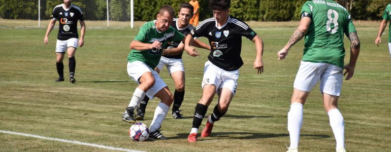 Niepokonany lider okręgówki czeka na derby. Terminy rozgrywek