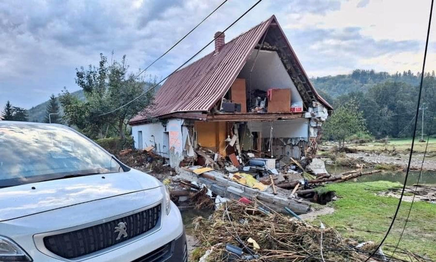 Zbiórka darów dla powodzian ze wsi Bodzanów trwa. W sobotę z Oświęcimia wyrusza transport pomocy.