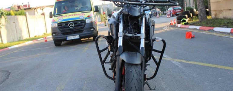 Kursant wjechał motocyklem w drzewo – FOTO