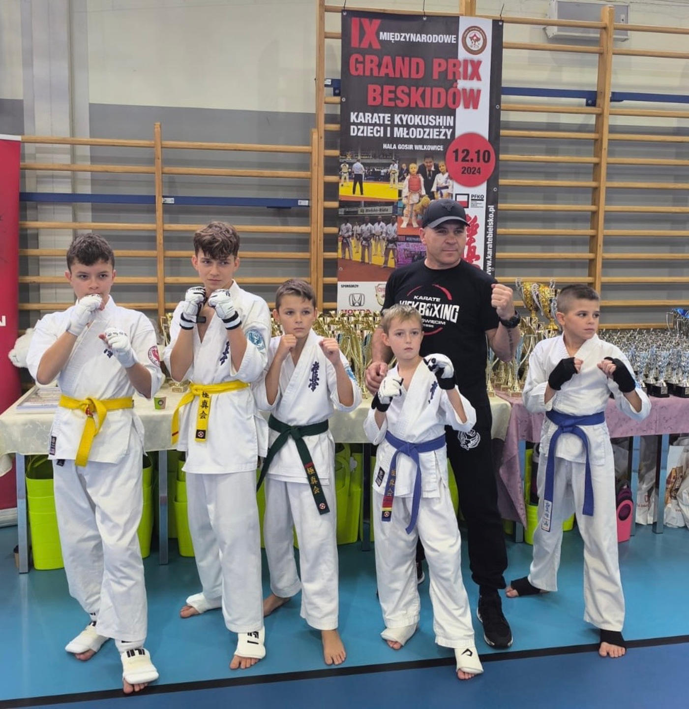 Z zawodów Grand Prix Beskidów w karate kyokushin oświęcimianie wrócili z pięcioma medalami.