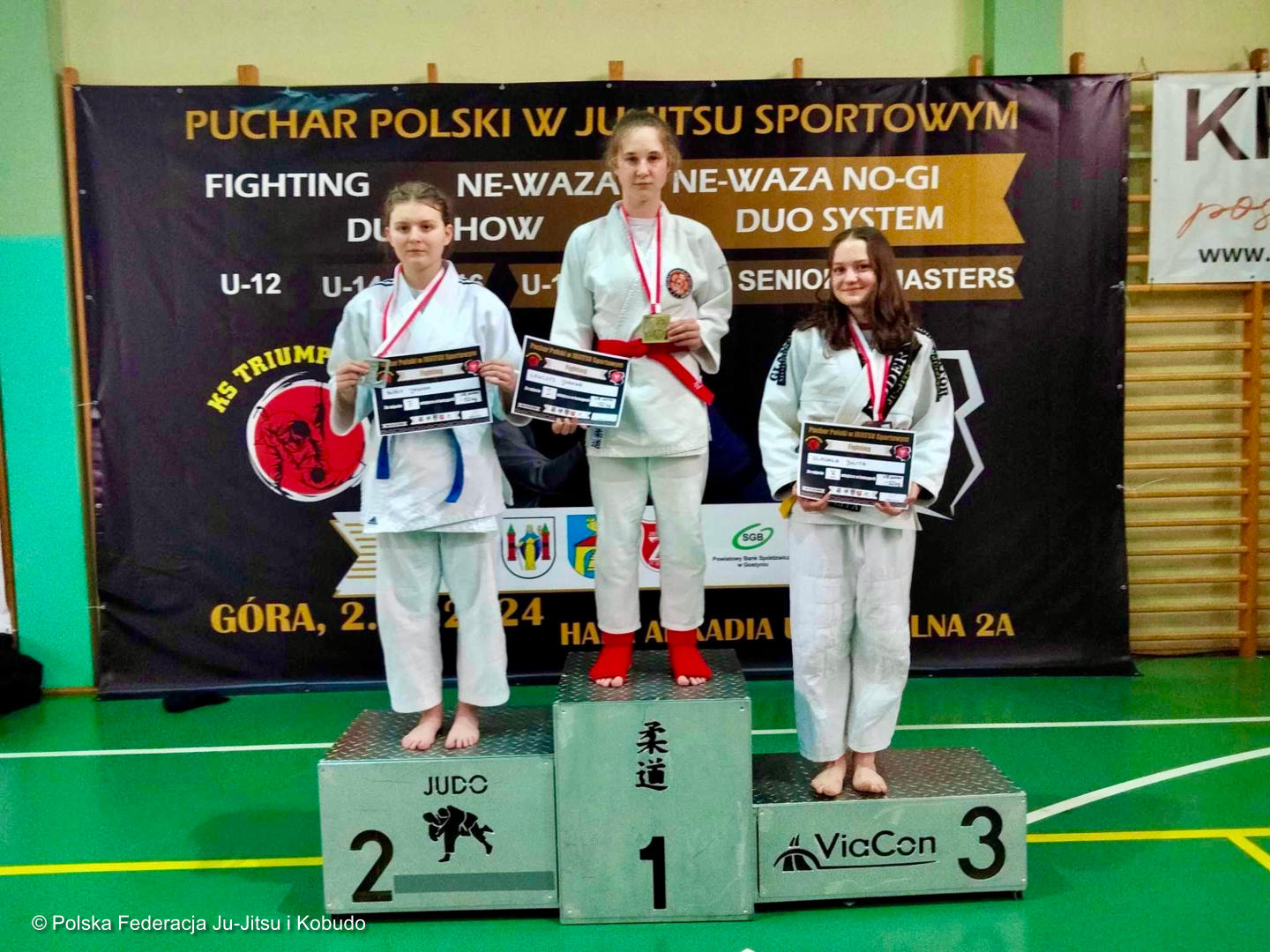 Joanna Ławczys na najwyższym stopniu podium.