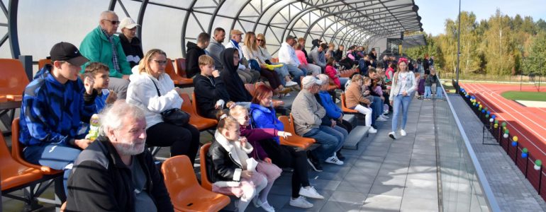 Uczniowie Chemika mają nowoczesny stadion – FILM, FOTO