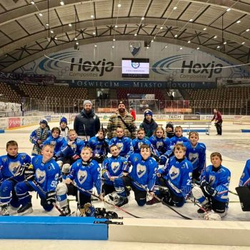 Mini-hokeiści UKH Unii awansowali do krajowych finałów 11. edycji Czerkawski Cup.